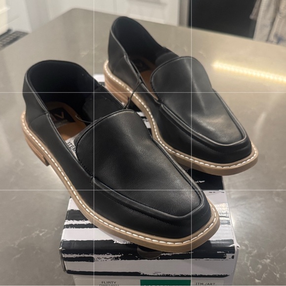 DV by Dolce Vita Black Loafers with Tan Accents "flirty" style NEW IN BOX - Picture 3 of 5